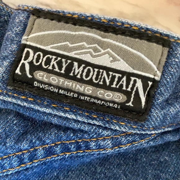 🟦PERFECT BLUE JEAN HIGH WAISTED SHORTS - Picture 4 of 4